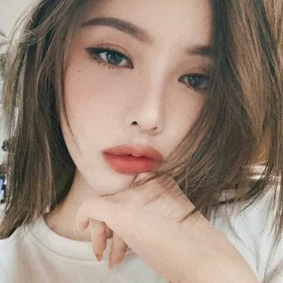 Meet your Posher, Laya - Picture 1 of 1